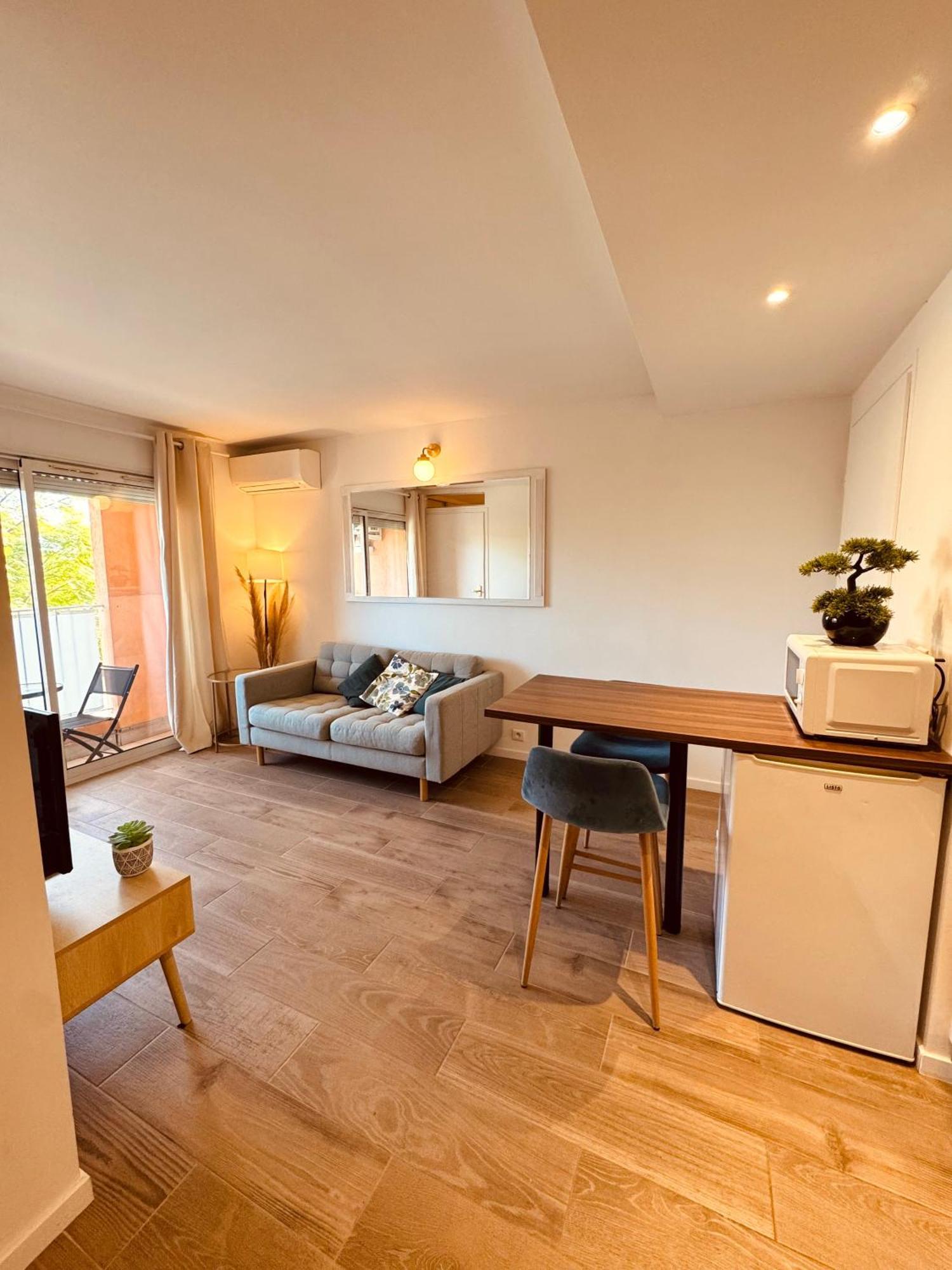 Claelle Appartment - 200M Beach Mandelieu エクステリア 写真